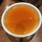 焼肉 静龍苑 - プリンにカラメル投入