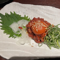 肉匠 牛虎 西中島店 - ユッケ