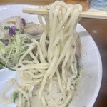 らーめん弥七 - 塩ちゃーしゅー麺+中盛り ¥1140+70 麺は中太麺