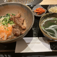よきにくや - 松阪牛のカルビ丼　1,680円