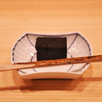 せん心 - 黒胡麻の蒸し羊羹