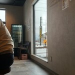 麺屋 周 - 南側の大窓