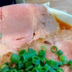 麺屋 周 - 薄くて広いチャーシュー