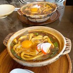 煮込みうどん かに屋 - 味噌煮込みうどん玉子入り