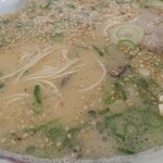 長浜ラーメン 一心亭 - ゴマ降って…