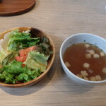 箱根の森のパンケーキ - パスタセットのサラダ、スープ