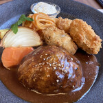 洋食コノヨシ - ハンバーグ、カキフライ