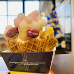 津田の松原サービスエリア（下り線）ベーカリーコーナー - 鳴門金時蜜芋おいりソフトクリーム