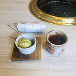 食彩和牛 しげ吉 - 抹茶アイスとほうじ茶