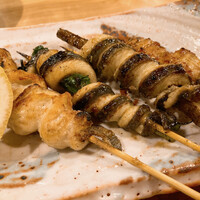 炭焼鰻 寝床 福島店 - 5種盛りの(ハラミ、ニラ巻き、ごぼう巻き、つら)♪