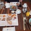 コンチネンタルレストランFirenze - 料理写真:左側がオードブル、右側がサラダ
コーヒーとオレンジジュースはドリンクバーでゲットする