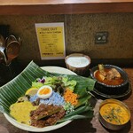 SPICY CURRY 魯珈 - 6th Anniversary★ROKA Style Sri Lanka plate★とラッシー