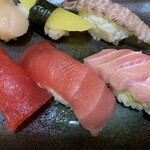 すし徳 - 「ひがしもの」の「赤身・中とろ・大とろ」という、三種の神器♫