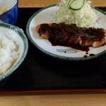 一楽 - 味噌かつ定食 750円