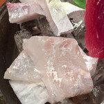 めしの助 - 上から
      シオ、ひらすずき