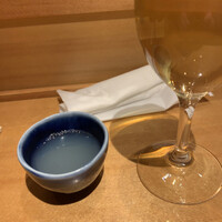 まんてん鮨 日比谷オクロジ店 - 蜆エキスでお腹をあっためてスタート
