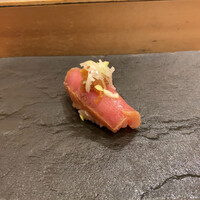まんてん鮨 日比谷オクロジ店 - 氷見の寒ブリ 旨みあり。脂はさっぱり。