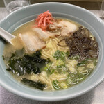 きたろうラーメン - ワカメは要らない、板海苔で。