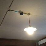 森のそば屋 - 店内白熱灯