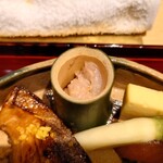 銀座 しのはら - （竹の猪口）皮剥の肝和え