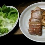 朝起 - 辛ネギと豚肉のレタス包み