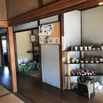 手打うどん 郁兵衛 - 店内入り口付近