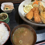 みつい食堂 - あじ・しいらミックスフライ定