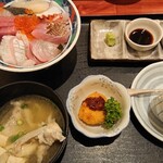 Semmi Shoku Sai Usagawa Suisan - 水産丼（1400円）