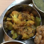 NEPALI CUISINE HUNGRY EYE Dine & Bar - アルゴビ（ジャガイモとカリフラワーの炒め物）