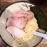 新橋 纏 - 濃厚鶏つけ麺、特製トッピング、更にチャーシュー一枚サービス