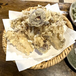 うずら家 - きのこいろいろ天ぷら盛り合わせ