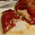 コム・ア・ラ・メゾン - バスク風白身魚の赤ピーマン詰めトマトソース2,420円