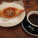 タルイベーカリー - コーヒーは併設カフェのLIFE SUN