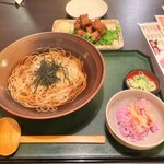 Kawa nabe - 辛味おろし大門素麺・温。900円