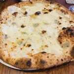 PIZZERIA e TRATTORIA A La - モッツァレラ、水牛リコッタ、ゴルゴンゾーラ、パルミジャーノ