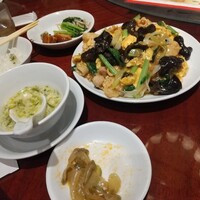 個室中華 頤和園 京橋店 - 豚とキクラゲの卵炒めランチ