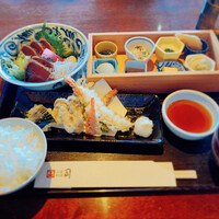 土佐料理 司 阪急グランドビル店 - 彩り八種のお惣菜ランチ(天ぷら・かつおたたき5貫)