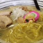 ラーメン専門店 胡桃 - 麵のアップです。