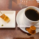 Byblos Lebanese restaurant - バクラヴァとコーヒー
