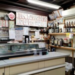 赤壁酒店 - 立ち飲み用の卓（というより台）があります。