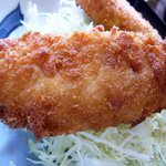 ひさや - これが魚フライです。魚フライは白身か青身をチョイスできます。