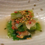 なる海 - 山東菜と車麩の和え物