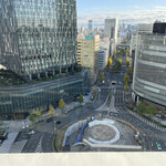 パーゴラ - こちらはお店の反対側になります。（栄方面）