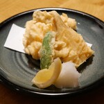 Hakarime - あなごの天ぷらと野菜天の盛り合わせ