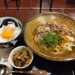Tokumasa - お昼の定食・肉カレーうどん＋玉子かけご飯＋小鉢¥850(税込）