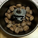 サトー商会 - ドリンク写真:ミルで挽いて