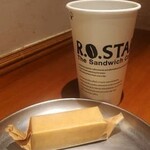 R.O.STAR - ホットコーヒーとチーズケーキ