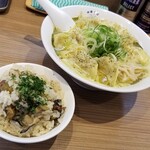 Rock’anDo - 牡蠣煮干ワンタン麺＆牡蠣とオリーブの炊き込み飯
