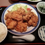 サウスヴィラ - からあげ５個定食（８９０円）です。２０１３年５月