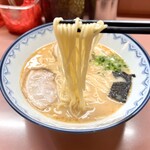 一龍軒 - プリプリした麺